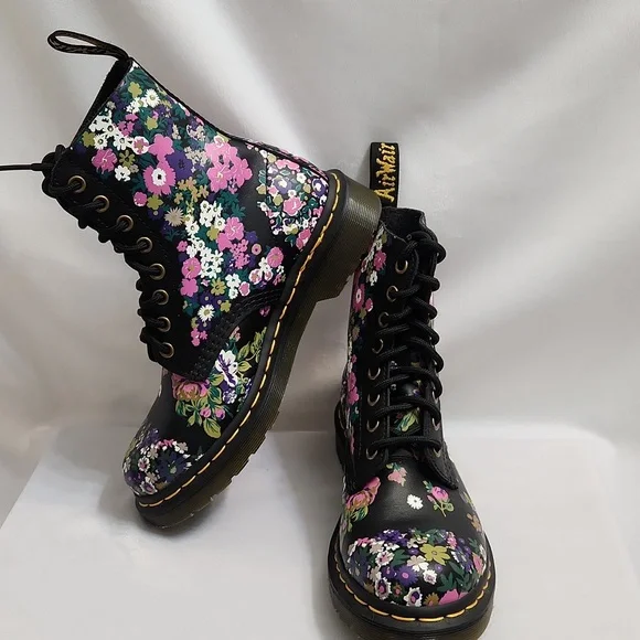 Dr. Martens 1460 Pascal Vintage Floral Leather Lace-up Black Boots (W Size 6) - Picture 7 of 12